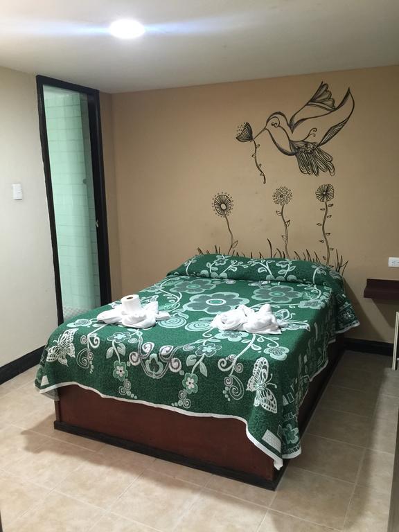 פואבלה Hotel June מראה חיצוני תמונה