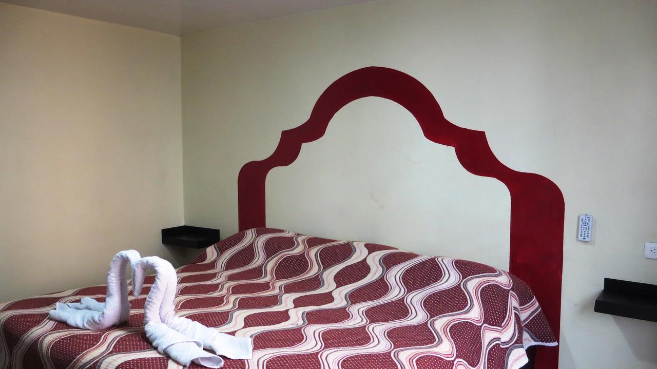 פואבלה Hotel June חדר תמונה